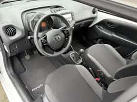 Toyota Aygo (2022) thumbnail 25