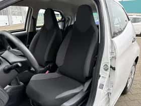 Toyota Aygo (2022) thumbnail 26