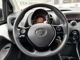 Toyota Aygo (2022) thumbnail 9
