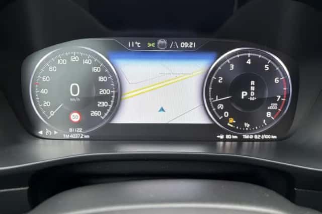 Volvo XC40 (2019) thumbnail 11