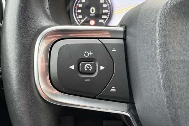Volvo XC40 (2019) thumbnail 12