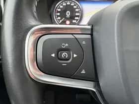 Volvo XC40 (2019) thumbnail 12