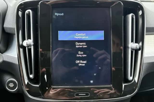 Volvo XC40 (2019) thumbnail 24