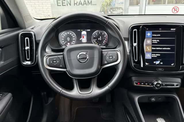 Volvo XC40 (2019) thumbnail 9