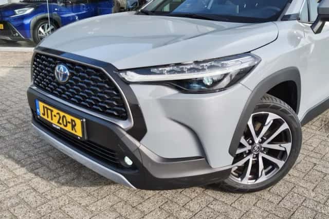 Toyota Corolla (2023) thumbnail 2