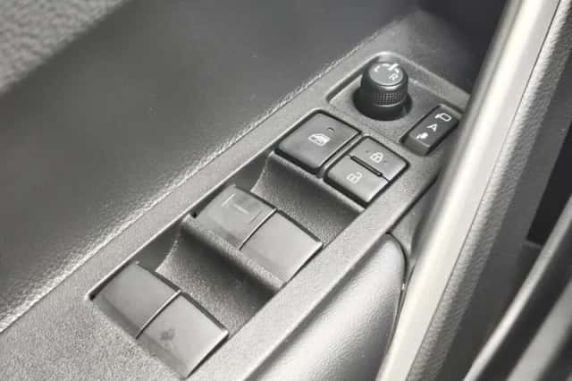 Toyota Corolla (2023) thumbnail 23
