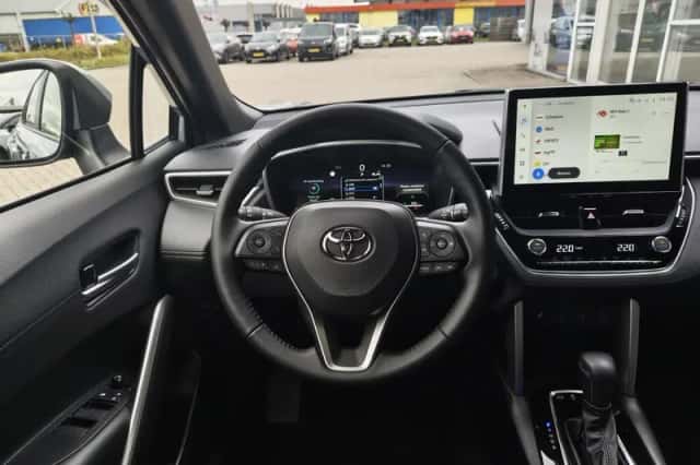 Toyota Corolla (2023) thumbnail 8