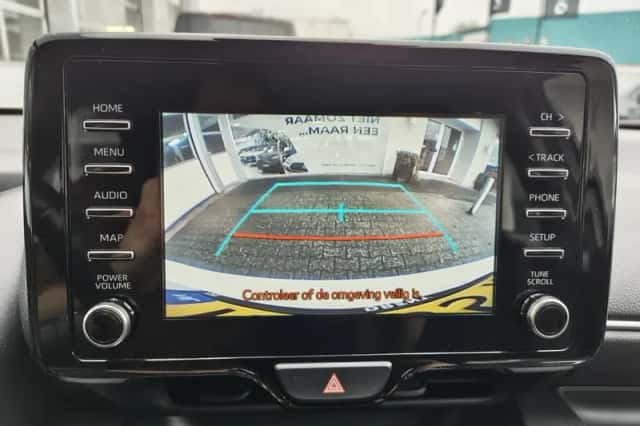 Toyota Yaris (2021) thumbnail 16