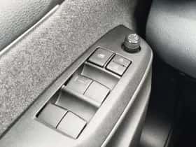Toyota Yaris (2021) thumbnail 20