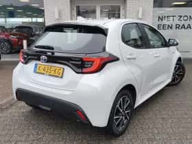 Toyota Yaris (2021) thumbnail 3