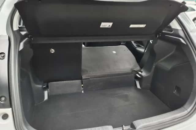 Toyota Yaris (2021) thumbnail 29