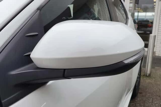 Toyota Yaris (2021) thumbnail 32