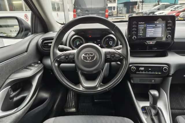 Toyota Yaris (2021) thumbnail 7