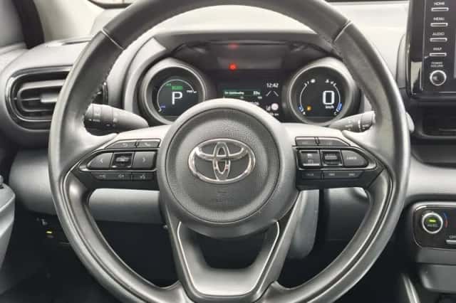 Toyota Yaris (2021) thumbnail 8