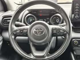 Toyota Yaris (2021) thumbnail 8