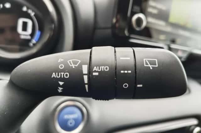 Toyota Yaris (2020) thumbnail 16