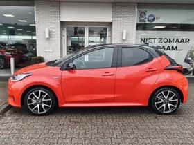 Toyota Yaris (2020) thumbnail 3