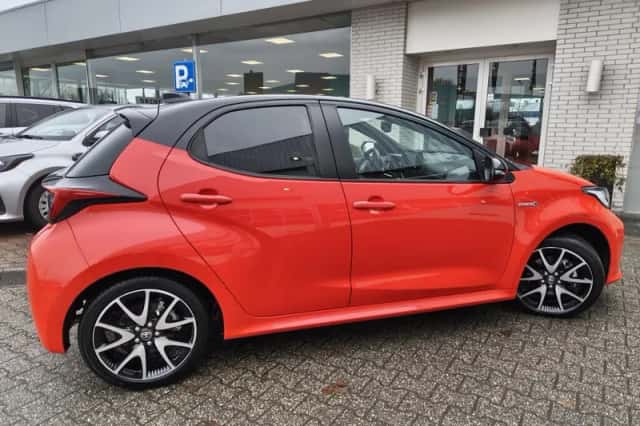 Toyota Yaris (2020) thumbnail 5