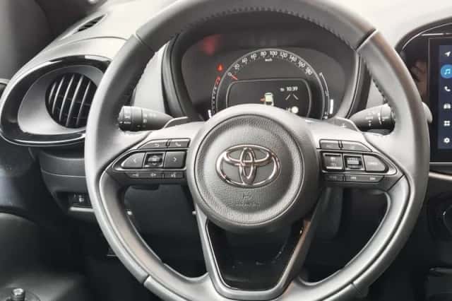 Toyota Aygo (2024) thumbnail 9