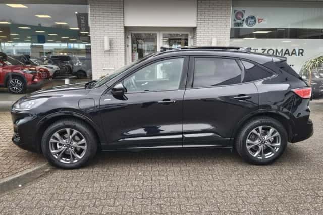 Ford Kuga (2023) thumbnail 3