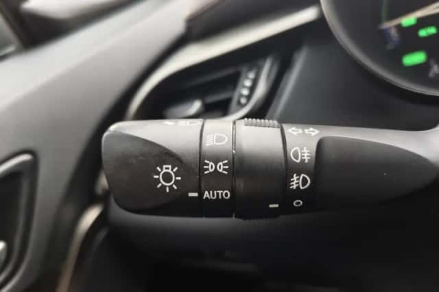 Toyota C-HR (2019) thumbnail 13