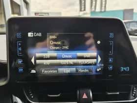 Toyota C-HR (2019) thumbnail 17