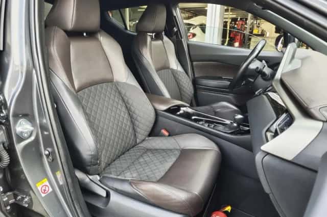 Toyota C-HR (2019) thumbnail 30