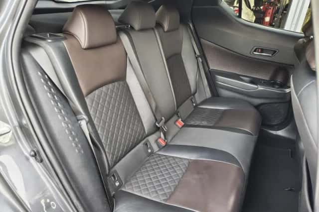 Toyota C-HR (2019) thumbnail 32
