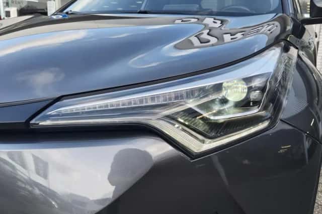 Toyota C-HR (2019) thumbnail 35