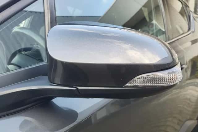 Toyota C-HR (2019) thumbnail 37