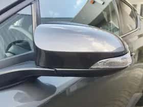 Toyota C-HR (2019) thumbnail 37