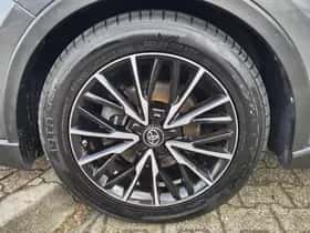 Toyota C-HR (2019) thumbnail 40