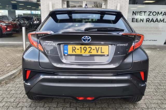 Toyota C-HR (2019) thumbnail 7