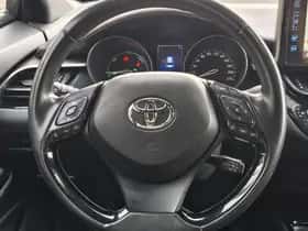 Toyota C-HR (2019) thumbnail 9