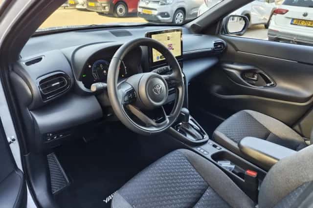 Toyota Yaris Cross (2026) thumbnail 25