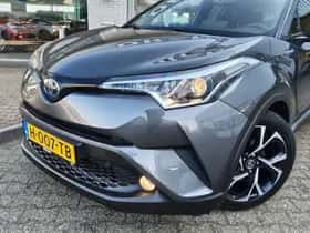 Toyota C-HR (2020) thumbnail 2
