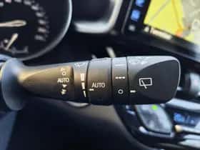 Toyota C-HR (2020) thumbnail 13