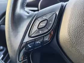 Toyota C-HR (2020) thumbnail 14