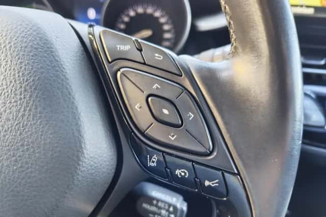 Toyota C-HR (2020) thumbnail 15