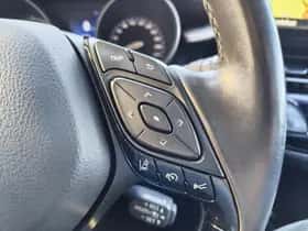 Toyota C-HR (2020) thumbnail 15