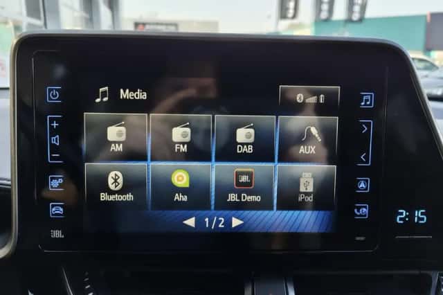 Toyota C-HR (2020) thumbnail 16