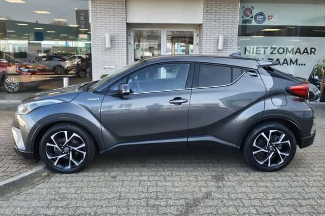Toyota C-HR (2020) thumbnail 3