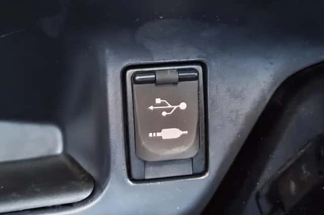 Toyota C-HR (2020) thumbnail 21