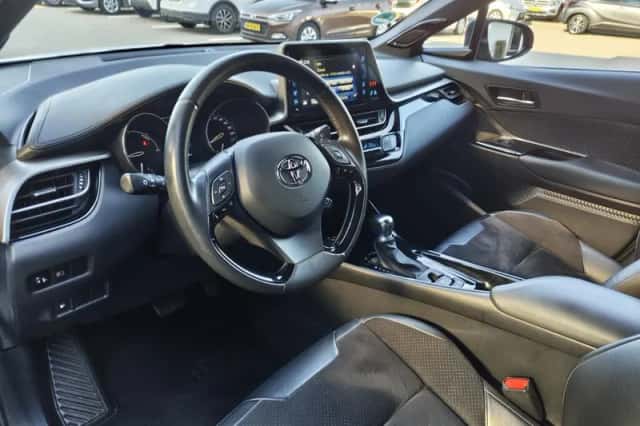 Toyota C-HR (2020) thumbnail 29