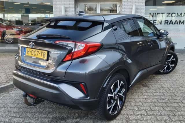 Toyota C-HR (2020) thumbnail 4
