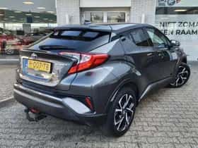 Toyota C-HR (2020) thumbnail 4
