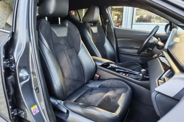 Toyota C-HR (2020) thumbnail 32