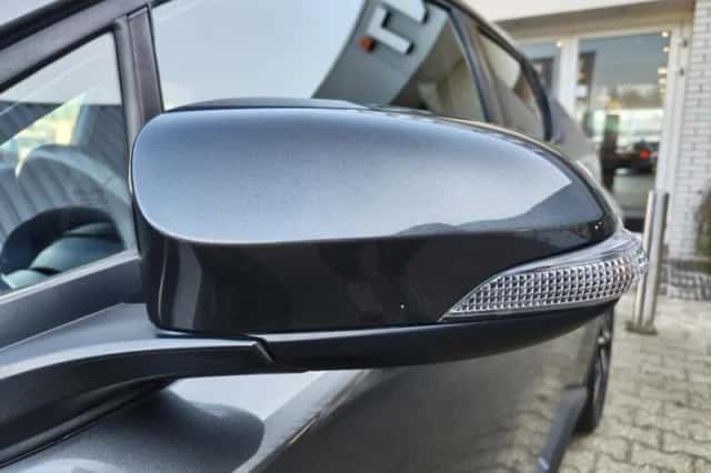 Toyota C-HR (2020) thumbnail 39