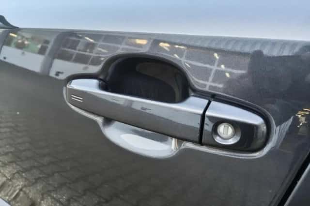 Toyota C-HR (2020) thumbnail 40