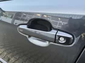 Toyota C-HR (2020) thumbnail 40